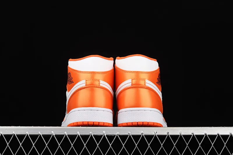 All Categories Air Jordan Jordan Series Basketball Shoes Air Jordan 1 Mid Air Jordan 1 Mid AJ1 Joe 1 White Orange Mid-top Cultural Basketball Shoes DM3531-800